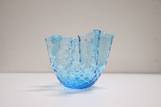Image 1 of Jarrón pequeño con forma de pañuelo de cristal de Murano italiano