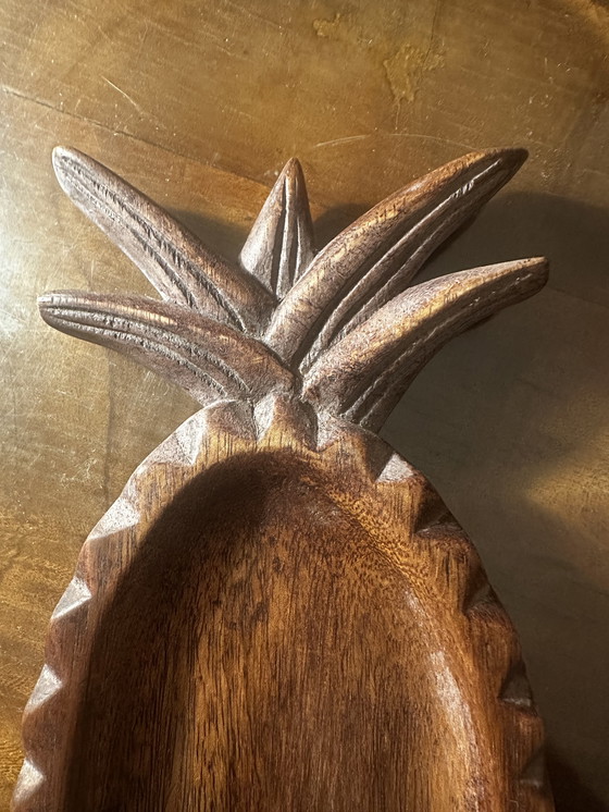 Image 1 of Vide poche vintage forme Ananas en bois sculpté