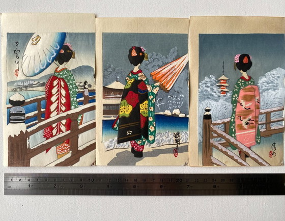 Image 1 of Triptiek - Authentieke Japanse houtsneden - Kyoto Maikoes van Hasegawa Sadanobu 1950