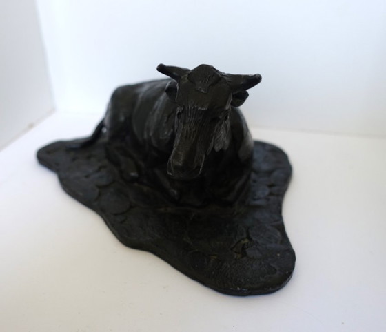 Image 1 of Vache en bronze.
