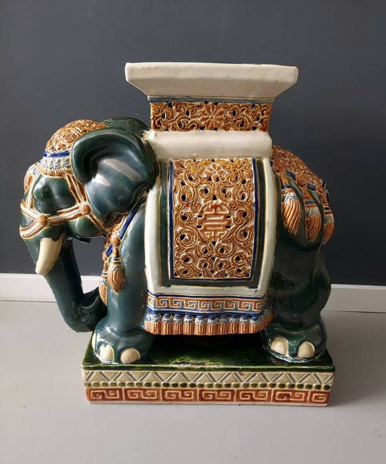 Image 1 of Table à plantes éléphant vintage en céramique XXL