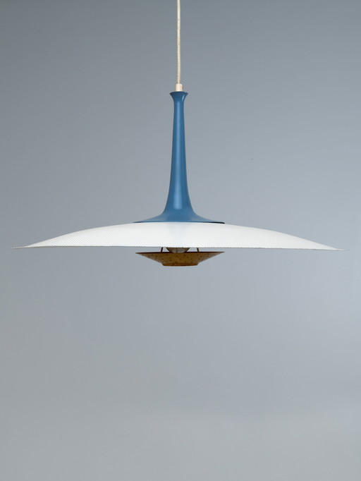 Lampe suspendue en acier perforé - 50 liens