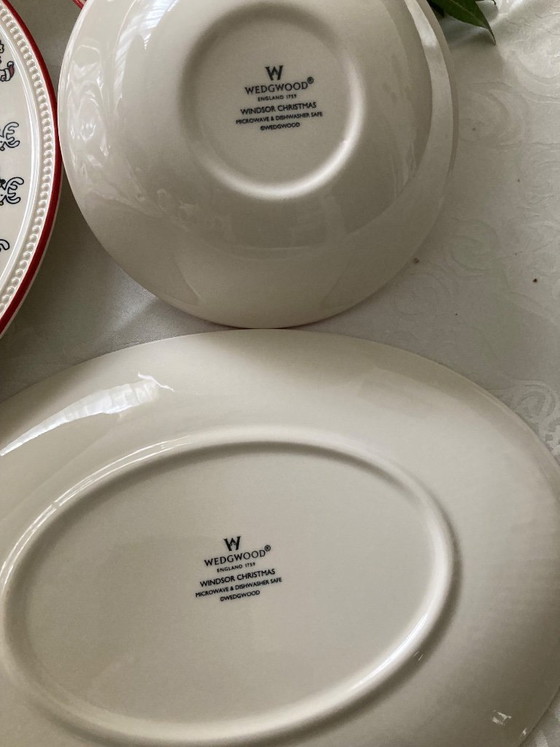 Wedgwood Windsor Christmas crockery set with Christmas motif I, Ceramic, Creme, Klassiek (photo 3 of 5)