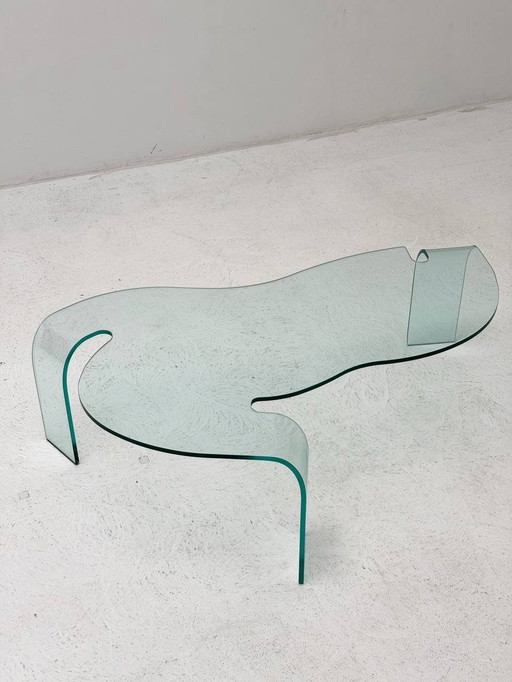 Table basse en verre sur trois pieds Von Hans Von Klier Pour Fiam