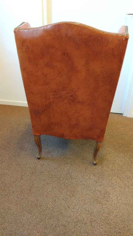 Image 1 of Originaler Damenohrensessel aus Schafsleder
