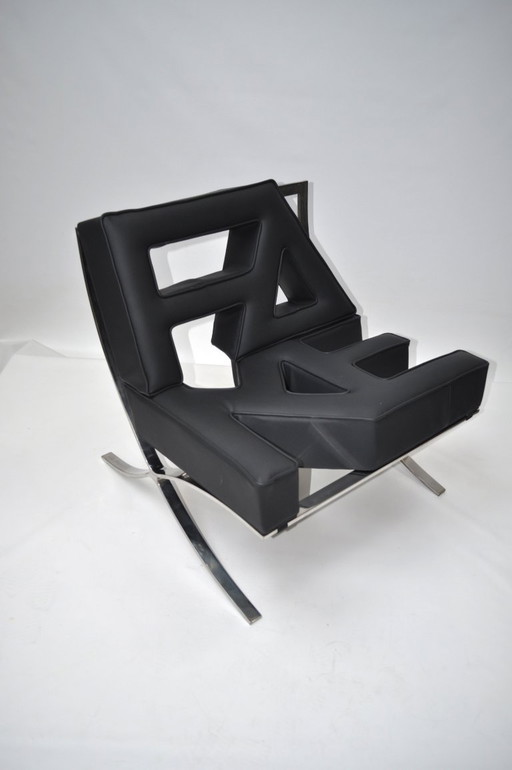 FALSO — Intervento su un'icona**