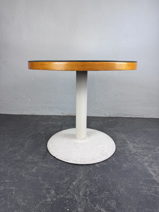 Table d'appoint vintage des années 1960 – Tables d'appoint, Cast Iron, Glass (photo 7 of 7)