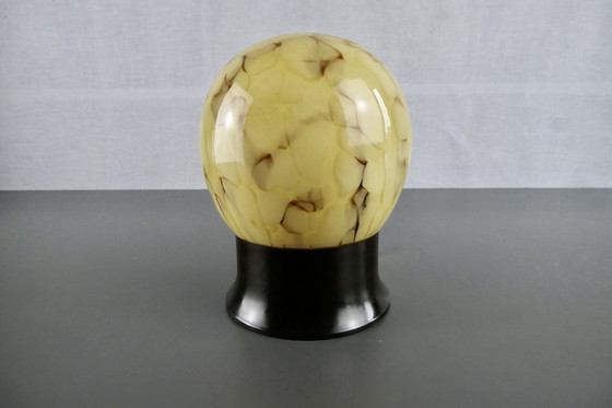 Image 1 of Thabur Deckenleuchte mit gemischtem opalem Schirm, grün und braun. Sie bieten auf 1 Artikel