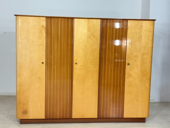 Image 1 of Très belle armoire vintage / armoire de chambre / placard / penderie