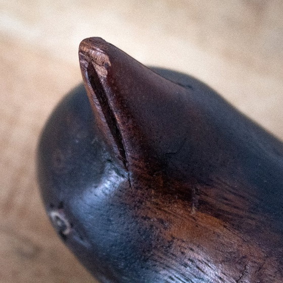 Image 1 of Statuetta di pinguino in legno intagliato a mano
