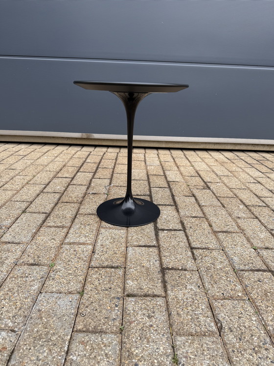 Image 1 of 2x Knoll Tulip Eero Saarinen bijzettafelt 51cm Nero Marquina en 41cm zwart Feniks laminaat