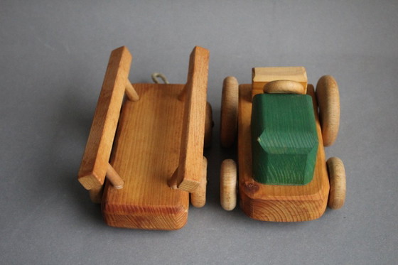 Vintage houten tractor met aanhanger handgemaakt – Decoratieve objecten (photo 7 of 7)