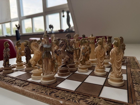 Image 1 of Jeu d'échecs en pierre naturelle, pièces grecques de haute qualité.