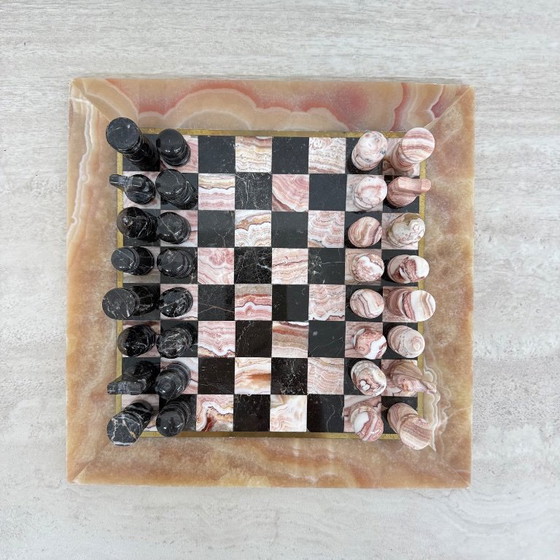 Image 1 of Scacchiera in marmo anni '70 rosa con bordo nero e rame
