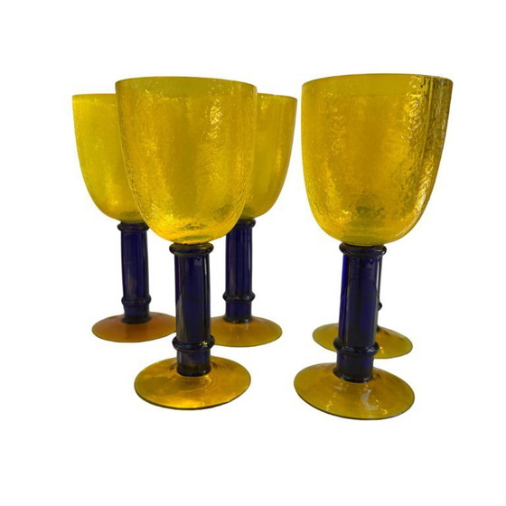 Image 1 of Ensemble de 5 verres Vintage jaune et bleu cobalt - style Memphis - ca. 1980 - Probablement Kosta Boda