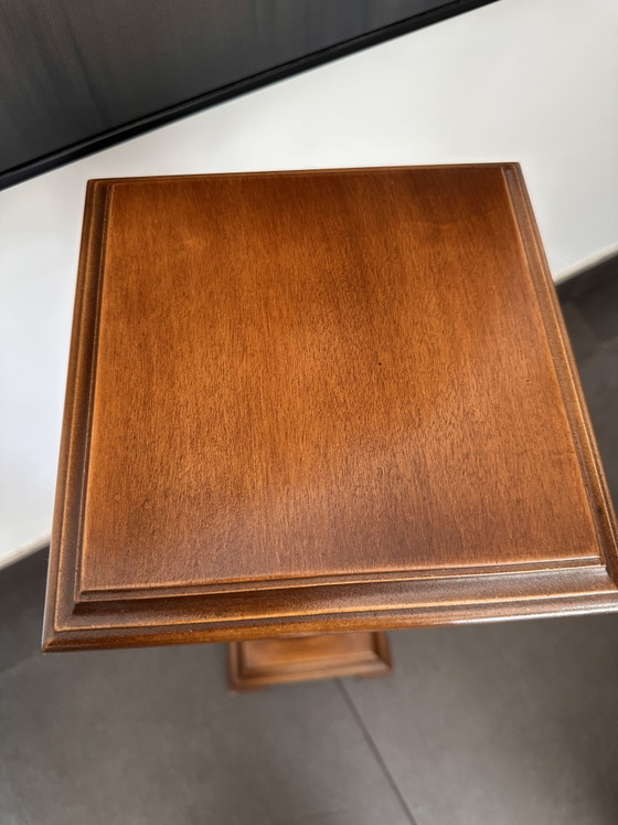 Image 1 of Colonna/piedistallo vintage in legno con struttura tornita (a spirale) – 88 cm