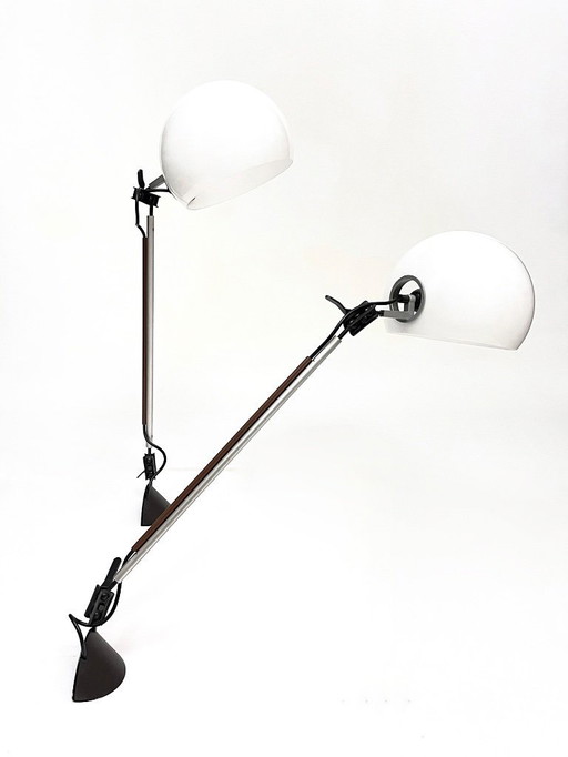 Coppia di applique “Aggregato” di Enzo Mari per Artemide, 1974.