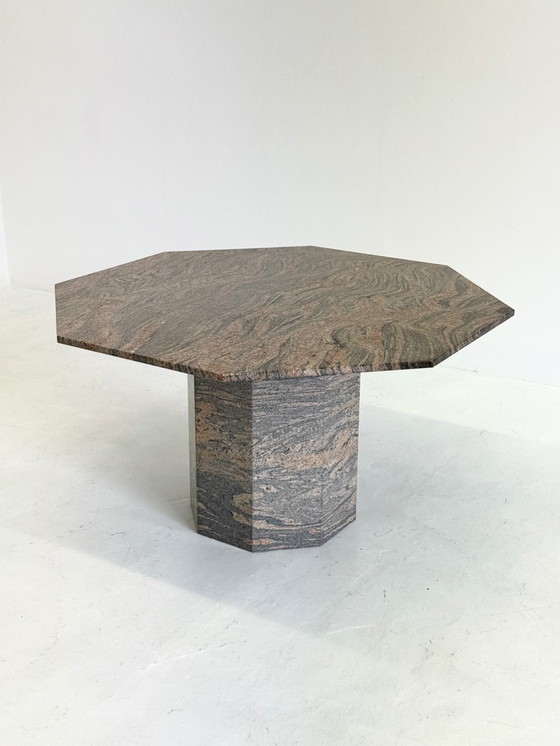 Image 1 of Table de salle à manger octogonale vintage en granit/ pierre naturelle