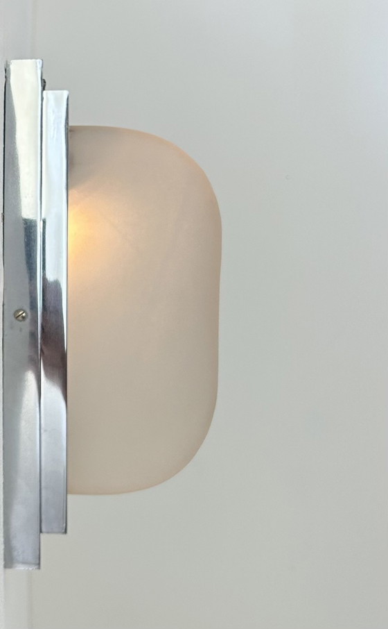 Image 1 of Lampada da parete modernista, metallo cromato e vetro sabbiato, Francia 1930