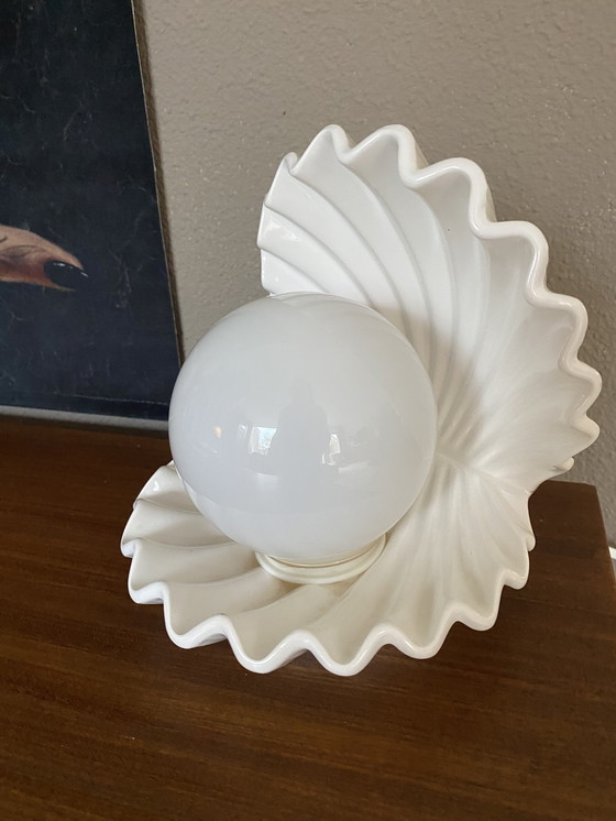 Image 1 of Lampada vintage a forma di ostrica con perla