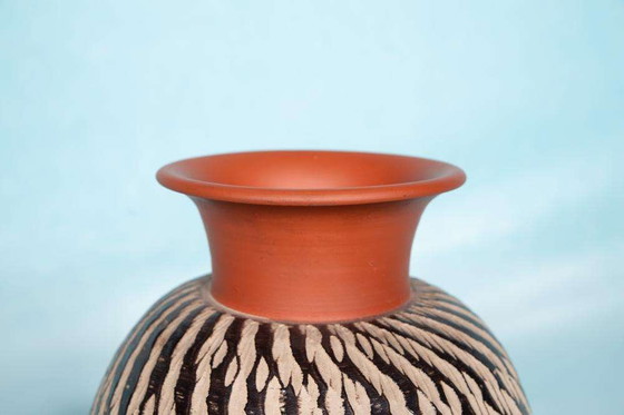 Image 1 of Vintage Wekara sgraffito vaas, minimalist ceramic vase