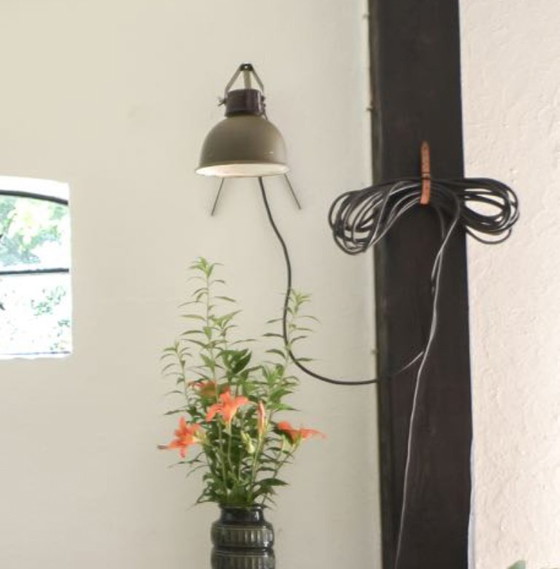 Image 1 of 3 originele militaire legertent / legerkamp lampen