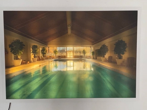 Image 1 of Piscina vacía — fotografía en color impresa en una caja de luz de 100x150 cm.