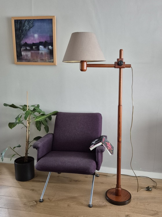 Image 1 of Vintage verstelbare houten vloerlamp jaren '70 – Scandinavische stijl