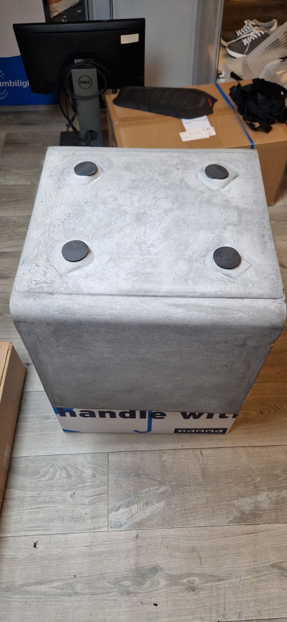 Betonnen Bijzettafeltje – Other (photo 3 of 5)