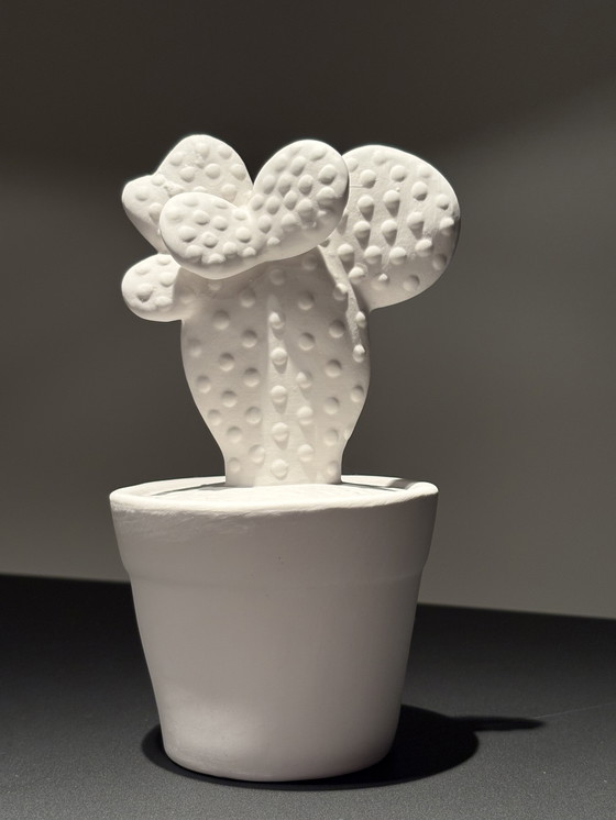Image 1 of Modern cactus made of rough, white ceramic