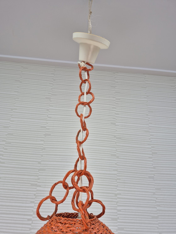 Image 1 of Rotan hanglamp oranje. Vintage rieten lamp met ketting.