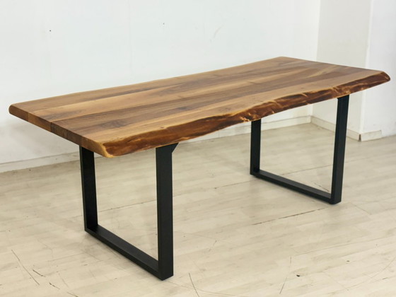 Image 1 of Eettafel van massief walnotenhout / Tafel / Eetkamertafel / Vergadertafel / Woonkamertafel / 199,5 cm breed