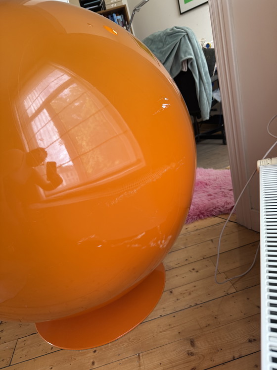 Image 1 of chaise boule orange