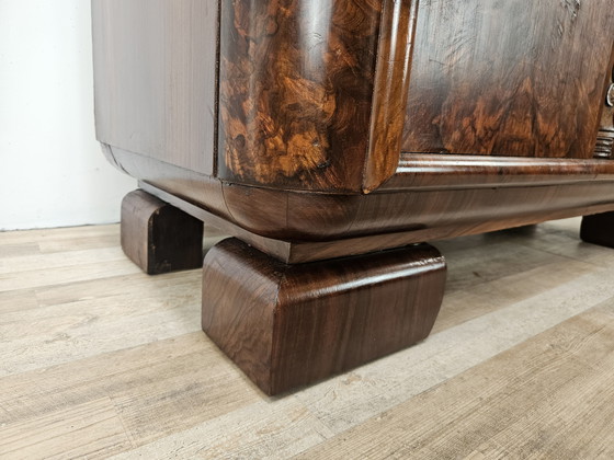 Image 1 of 1930s Art Deco Display Cabinet in Walnut and Walnut Root