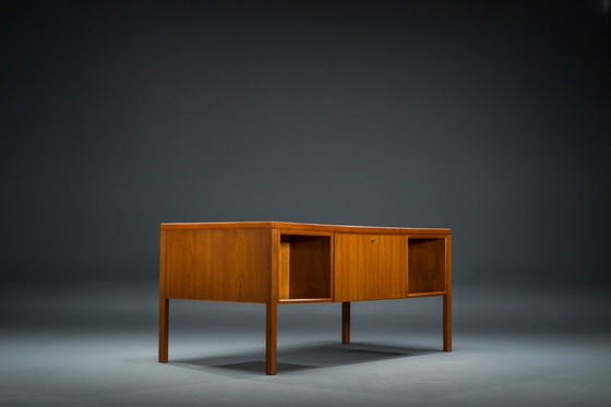 Image 1 of Vintage 77 Executive bureau door Gunni Omann voor Omann Jun, jaren 1960