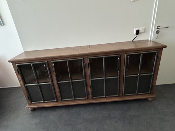 Image 1 of Aparador de madera maciza