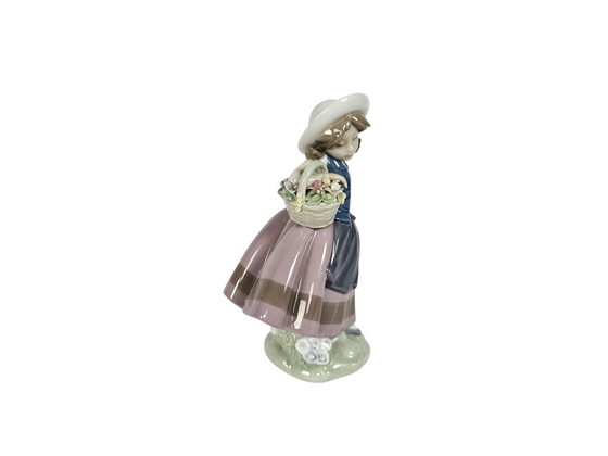 Image 1 of Lladro - « Doux parfum » - Espagne - porcelaine - 1983 - signé