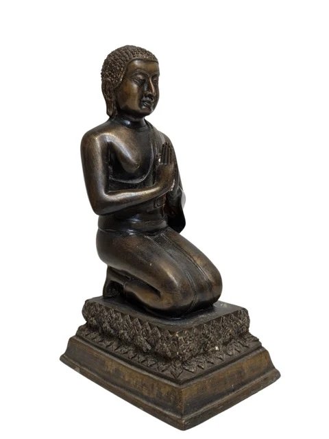 Kniender Bronze-Buddha in Anjali Mudra – Burma, 18.-19. Jahrhundert – Bildhauerei (photo 2 of 11)