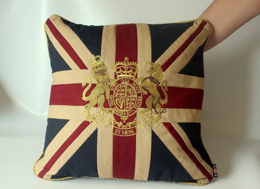 Union Jack design accent cushion - Flag cushion With inner cushion