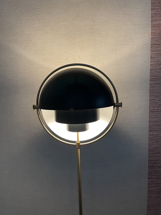 Image 1 of Gubi Lite vloerlamp messing/zwart - hoogte 148cm