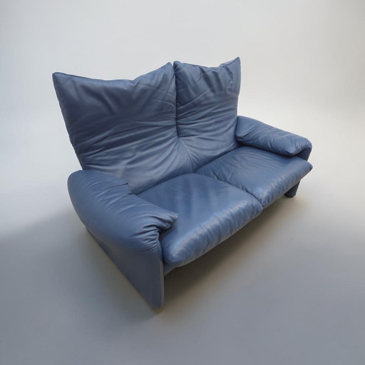 Sofá de dos plazas Cassina Maralunga, color azul, de diseño, de piel, tipo sofá, de Magistretti