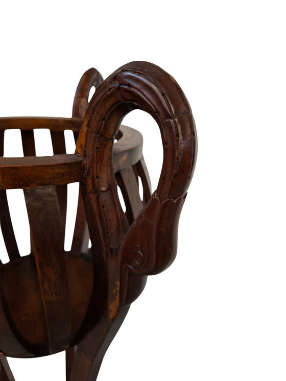 Image 1 of Élégant porte-pot de fleurs vintage en bois de cerisier