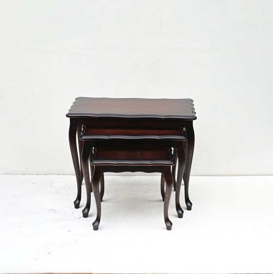 Image 1 of Antieke set van 3 bijzettafels.