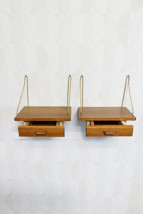 Image 1 of Set vintage Deense nachtkastjes met messing dragers