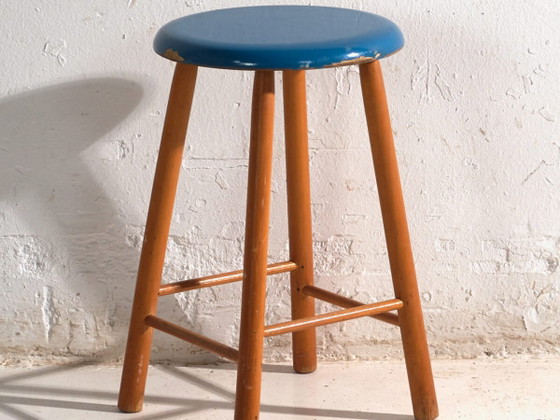 Taburete de madera antiguo con asiento redondo – Europa Central, circa 1950 – Vintage (photo 2 of 40)