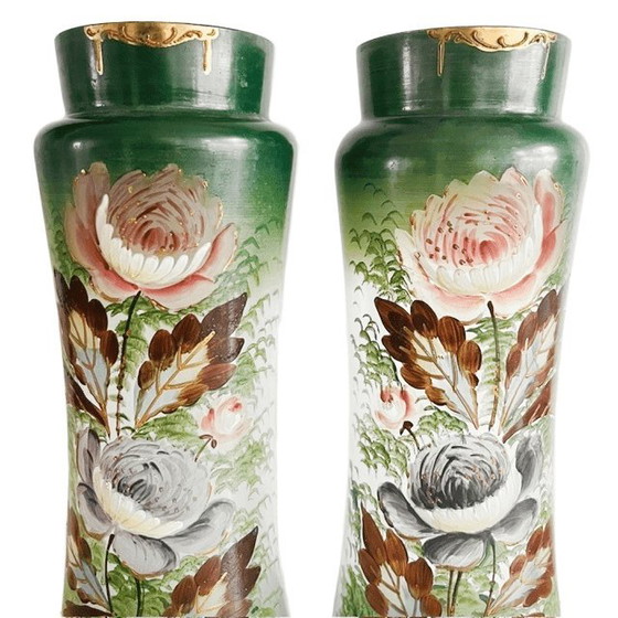 Image 1 of Set Antieke Victoriaanse Art Nouveau Vergulde Gouden Handbeschilderde Bloemen Groen Glazen Vaas 33 cm 1900's