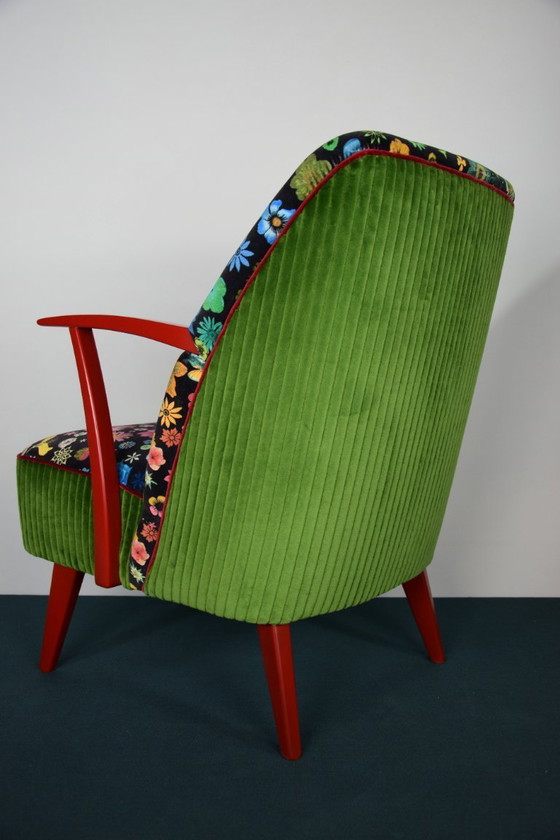 Image 1 of Poltrona dal design retrò