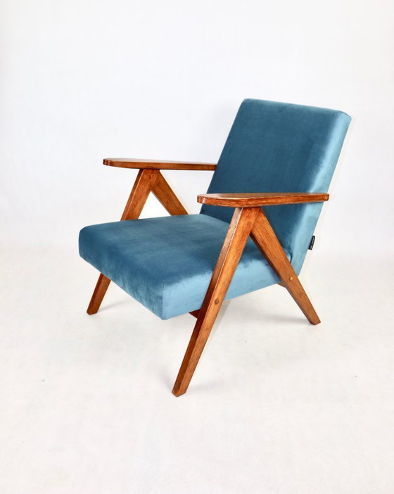 Image 1 of  Model B-310 fauteuil in lichtblauw fluweel, jaren 1970