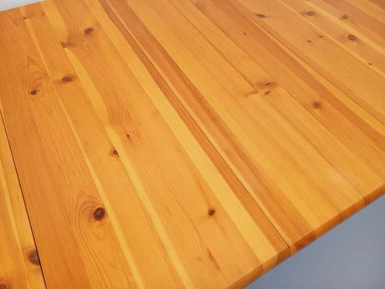 Image 1 of Table à manger ronde scandinave vintage style Rainer Daumiller en pin des années 60 70 avec rallonges