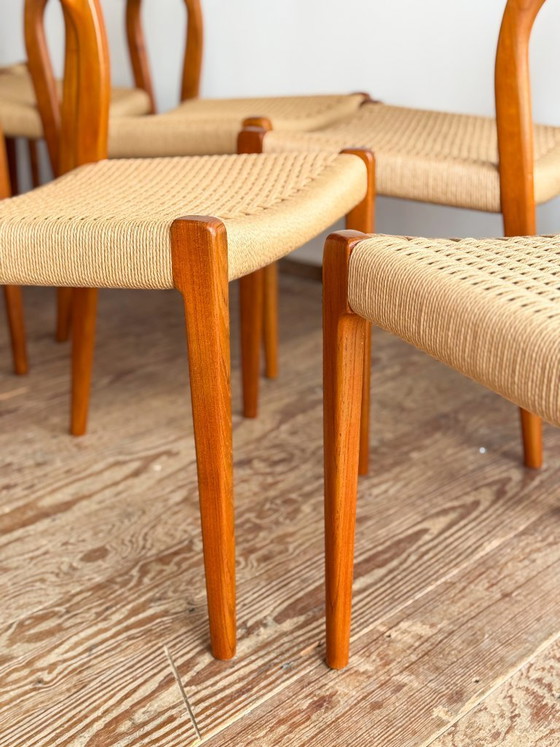 Image 1 of Set van 10 teakhouten eetkamerstoelen van Niels O. Møller voor J.L. Moller, model 71